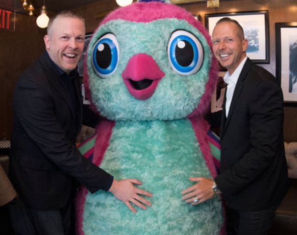 Spin Master's James Martin, Head of Robotics Global Business Unit and Ben Gadbois, Global President & Chief Operating Officer with a Hatchimals Penguala (CNW Group/Spin Master)